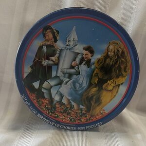 Wizard of Oz Round Cookie Tin - Blue Red Artwork